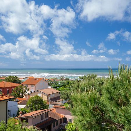 Hotel Il Caravaggio Marina di Pietrasanta Bagian luar foto