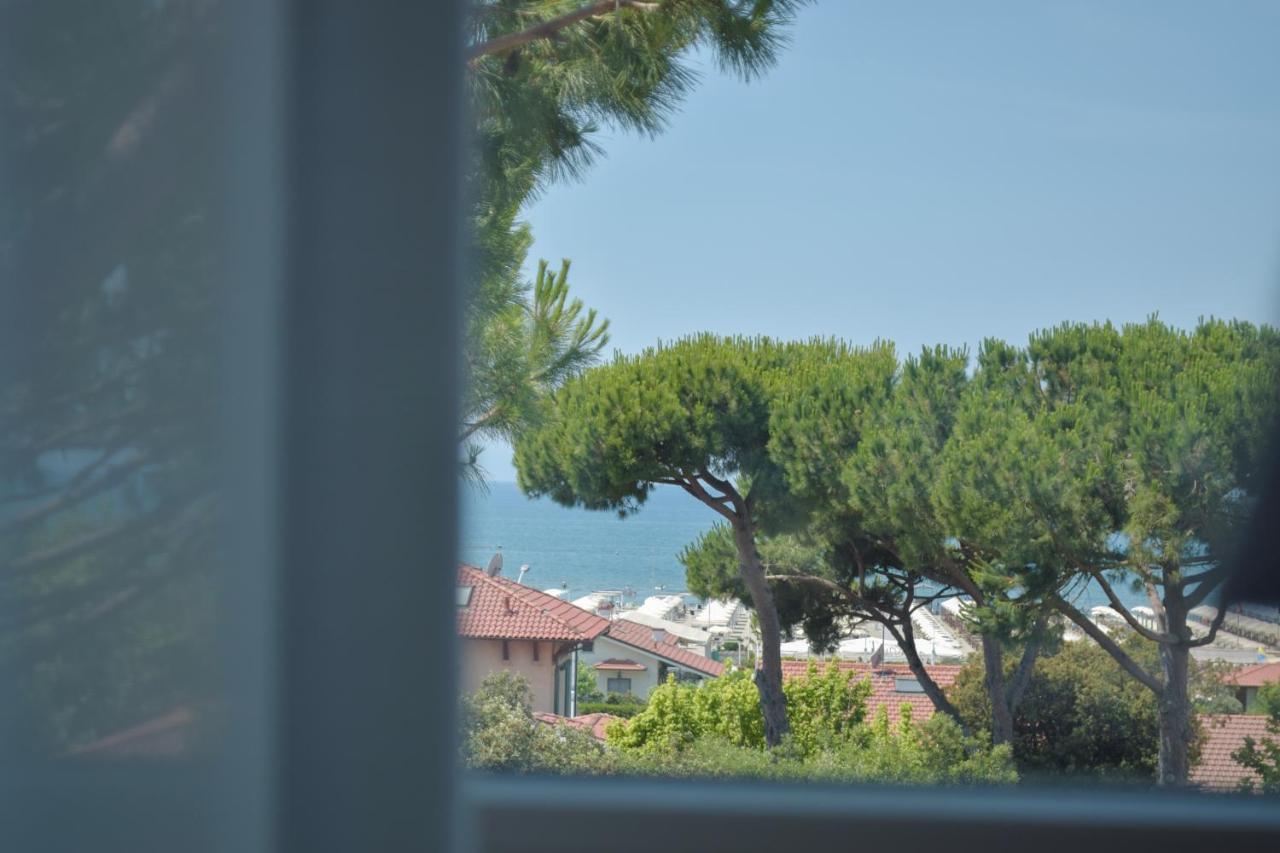 Hotel Il Caravaggio Marina di Pietrasanta Bagian luar foto