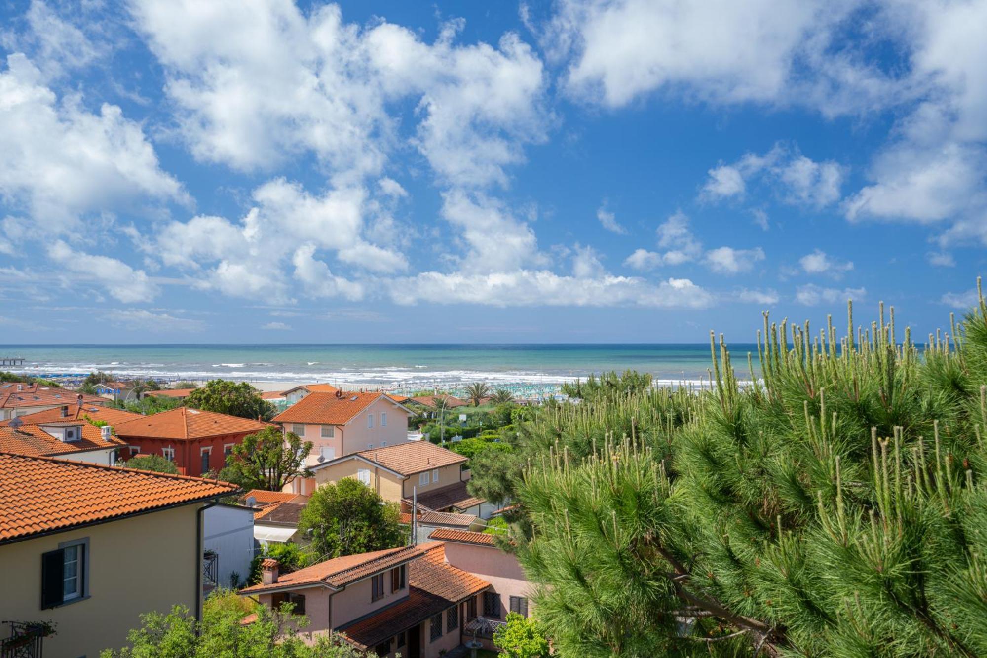 Hotel Il Caravaggio Marina di Pietrasanta Bagian luar foto