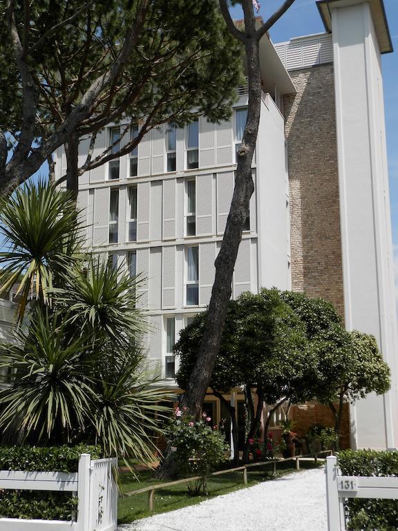 Hotel Il Caravaggio Marina di Pietrasanta Bagian luar foto