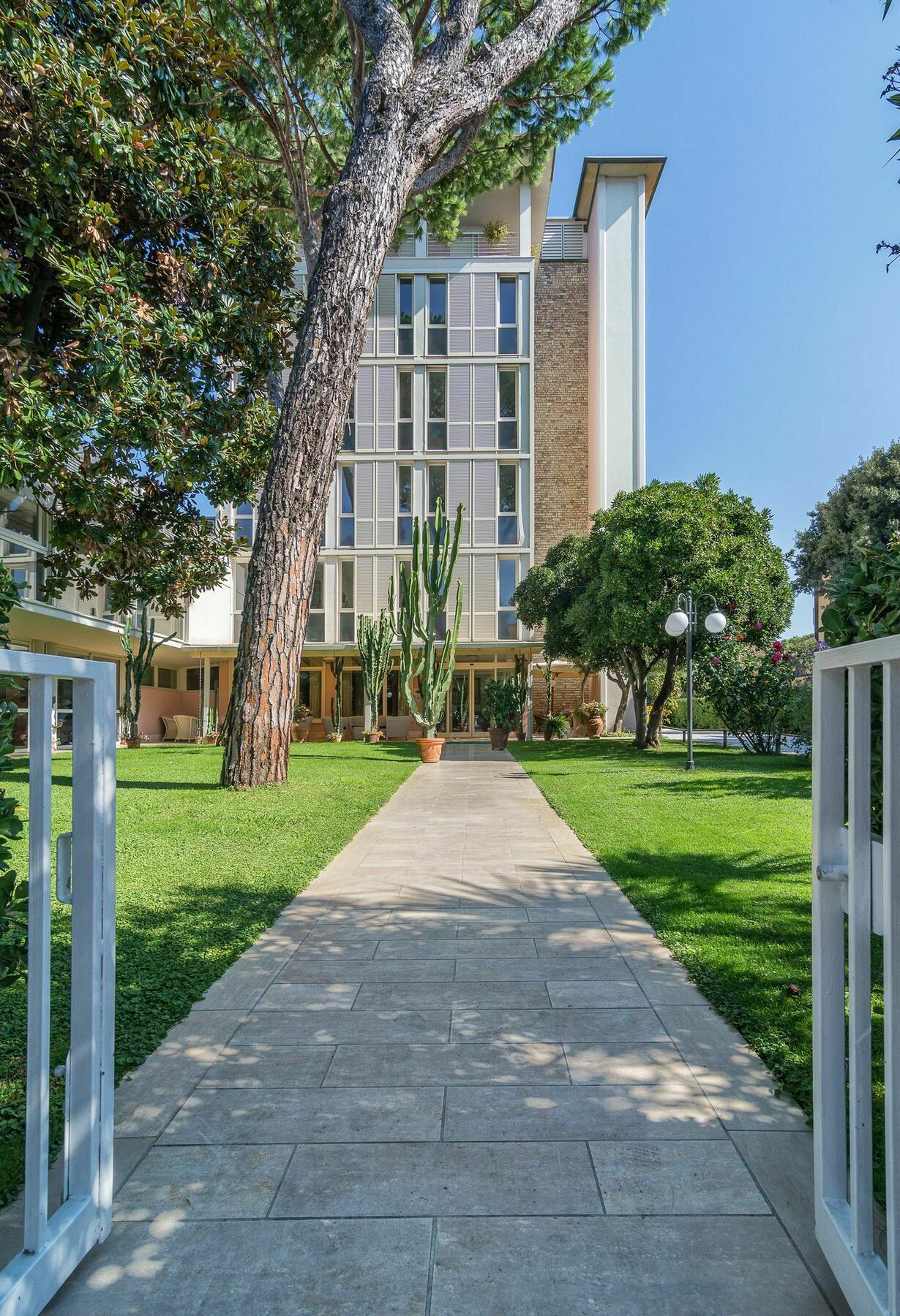 Hotel Il Caravaggio Marina di Pietrasanta Bagian luar foto